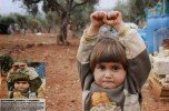 صورة : سوء تفاهم بين صحفي وطفلة سورية